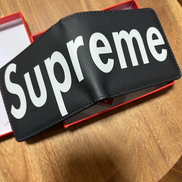 Supreme Wallet Custom - Picture 5 of 6